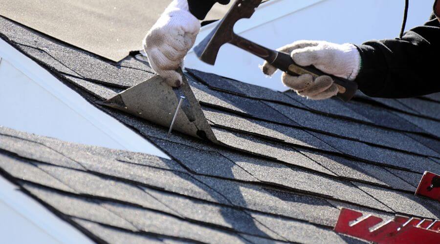 Professional gutter cleaning in Elizabeth, PA